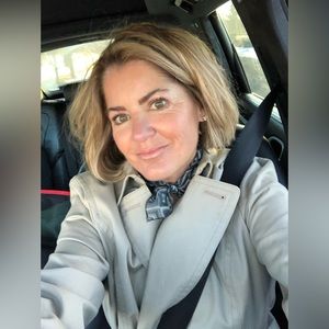 MEET YOUR POSHER 🌺